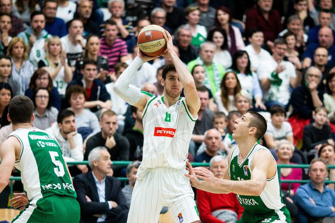 Krka vs Petrol Olimpija liga ABA | Košarkarji Petrola Olimpije so na odločilni tekmi za obstanek v ligi ABA klonili pri Krki, ki ima kot edini slovenski predstavnik zagotovljeno mesto v ligi ABA v prihodnji sezoni. | Foto Vid Ponikvar