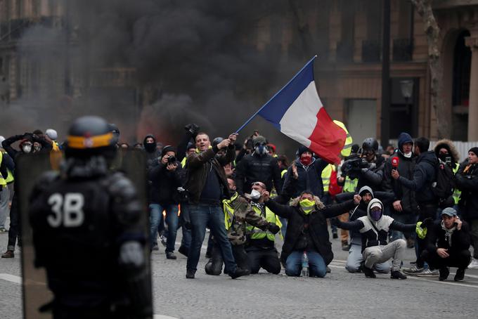 Protesti rumenih jopičev so se v soboto iz Francije razširili tudi na Nizozemsko in v Belgijo. | Foto: Reuters