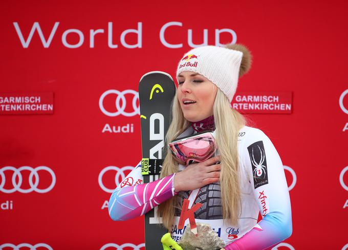 Vonnova odkrito meri na zlato olimpijsko medaljo. | Foto: Reuters