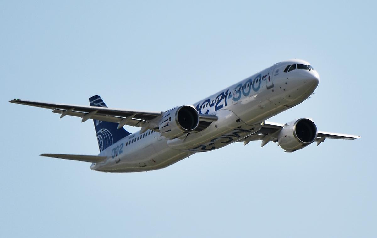 letalo irkut MC-21 | MC-21 bo lahko sprejel od 163 do 211 potnikov. Letalo je neposredni tekmec boeinga 737 in airbusa A320. | Foto Reuters