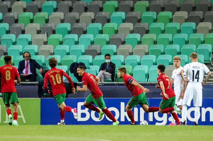 Portugalci so po podaljšku izločili Italijane. | Foto: Vid Ponikvar