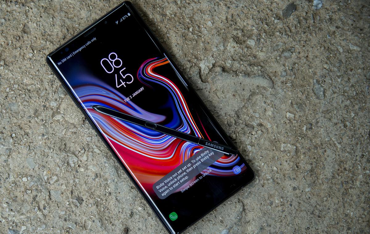 Samsung Galaxy Note 9 | Ob skoraj enaki zunanji obliki kot pri predhodniku Samsung Galaxy Note9 prinaša številne izboljšave in nadgradnje z namenom zagotavljanja zanesljivega delovanja v vseh okoliščinah. | Foto Ana Kovač