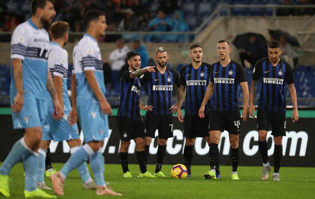 Lazio Inter | Z derbijem med Laziem in Interjem se je končal deseti krog italijanskega prvenstva, zmage s 3:0 pa so se veselili Milančani. | Foto Reuters