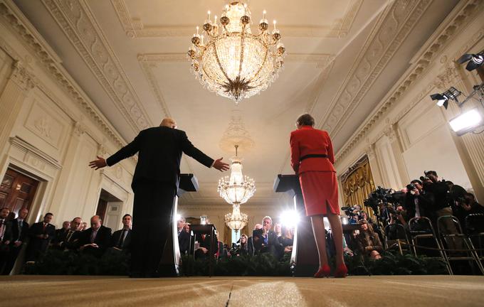 Trump je zagotovil, da se bosta z Mayjevo dobro razumela, ker sta oba rada v bližini ljudi. | Foto: Reuters