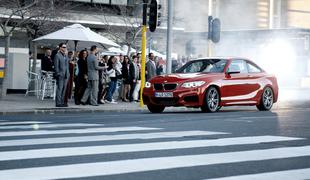 BMW M235i za pobesneli rock'n'roll na ulicah Cape Towna (video)