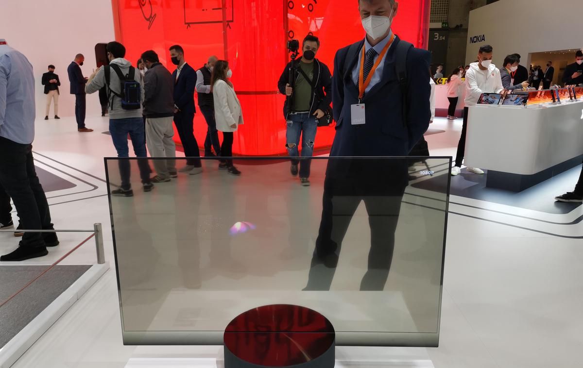 prosojni televizor, Xiaomi, MWC22 | Ne vemo še natančno, ali so prosojni televizorji, ki jih Xiaomi razvija že dve leti, uspešnica ali zgolj domislica, ki uporabnikov ne bo uspela prepričati. | Foto Srdjan Cvjetović