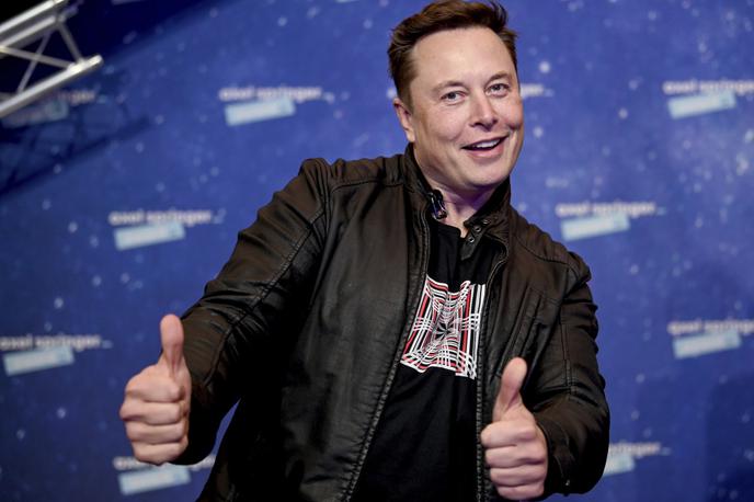 Elon Musk, Tesla | Elon Musk je že večkrat pokazal, da uživa, kadar na družbenem omrežju Twitter igra klovna in s šaljivimi objavami zabava milijone svojih sledilcev. Toda v zadnjih mesecih je začel številnim najedati živce, saj nekateri Muskovi tviti o kriptovalutah zmanjšujejo vrednost njihovih naložb. | Foto Guliver Image