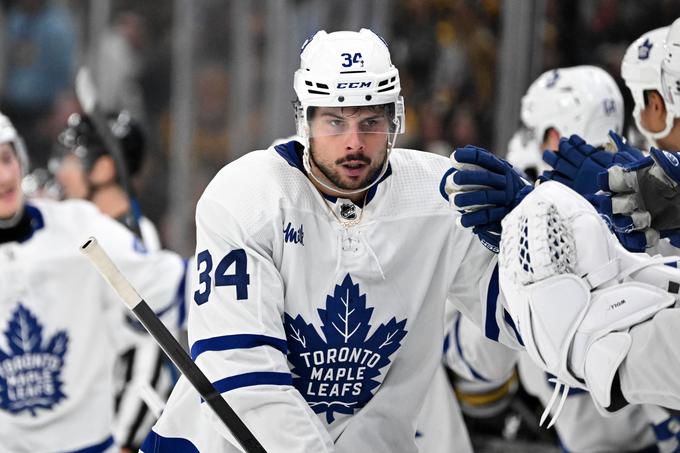 Auston Matthews je v 53. minuti zadel za zmago Toronta v Bostonu. | Foto: Reuters