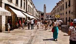 Vrhunec sezone na Jadranu: mize le za goste, ki bodo veliko potrošili