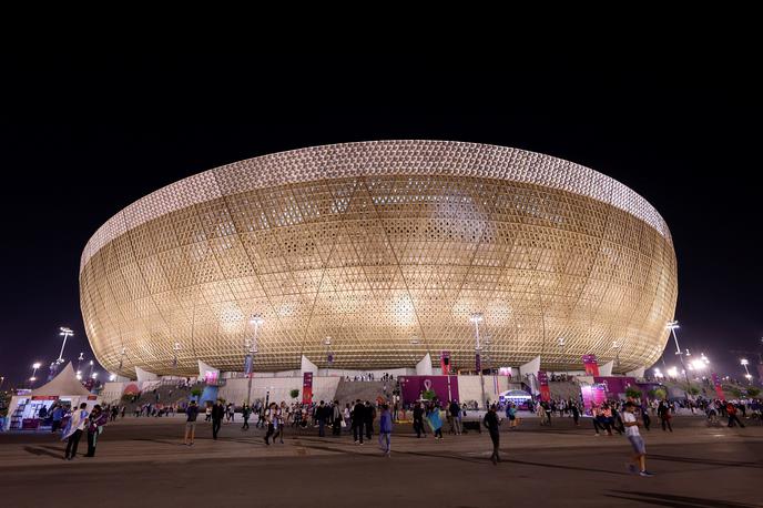 Lusail stadion | John Njua Kibue je utrpel hud padec na stadionu Lusail. | Foto Reuters