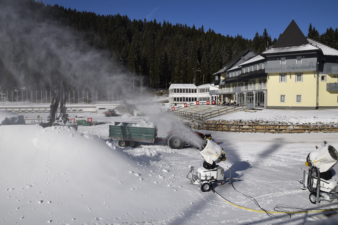 Za zdaj gre vse po načrtih, do konca tedna naj bi bile nared vse proge. | Foto: Biathlon Pokljuka