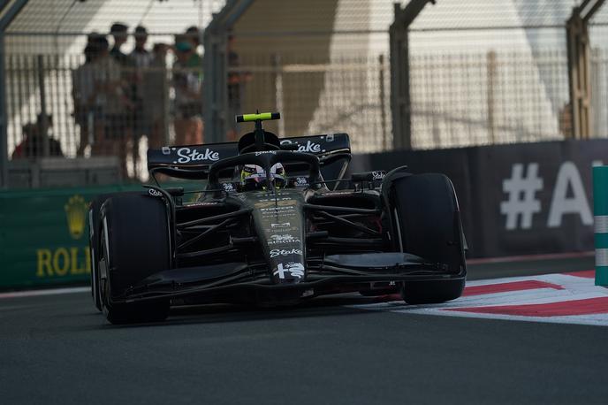 Abu Dabi Theo Pourchaire Alfa Romeo | Že v prejšnji sezoni je Alfa Romeo (Sauber) na nekaj dirkah nastopala z logotipom podjetja Stake. | Foto Guliverimage