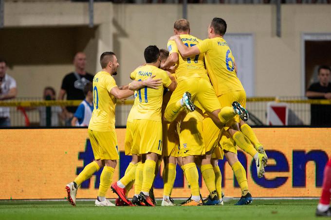 Veliko veselje Domžalčanov po golu Lovra Bizjaka na začetku drugega polčasa. | Foto: Urban Urbanc/Sportida