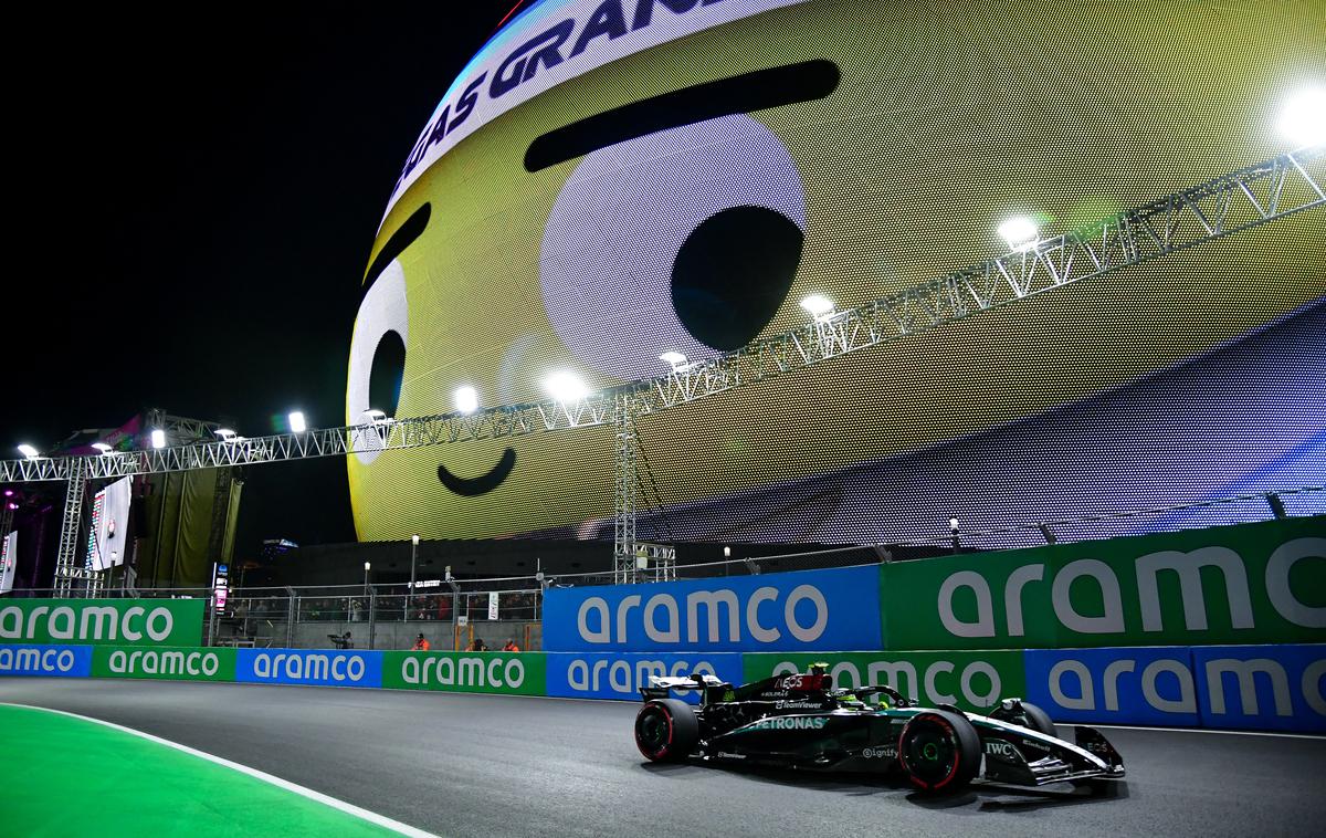 F1 Vegas Lewis Hamilton Mercedes | Lewis Hamilton je bil najhitrejši na obeh petkovih prostih treningih. | Foto Reuters