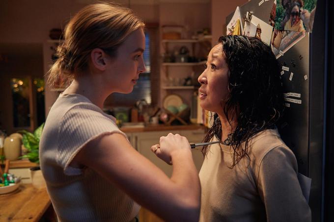 Glavna lika v napeti TV-seriji Ubij Eve upodabljata Sandra Oh in Jodie Comer. | Foto: BBC 2017 | Foto: 