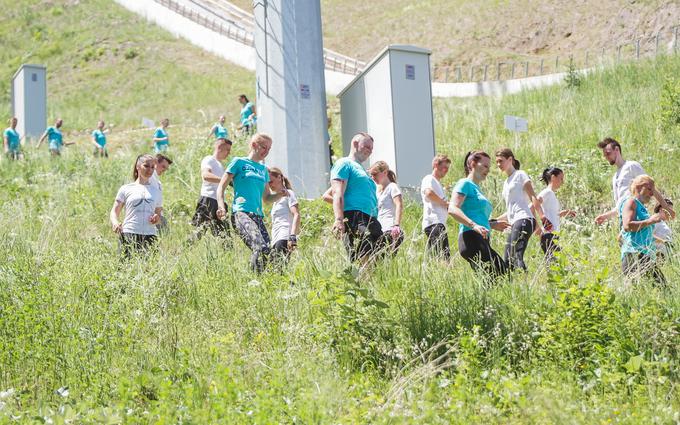 Po dolgi in mučni poti navzgor je bila hoja navzdol pravi balzam. | Foto: Damjan Končar