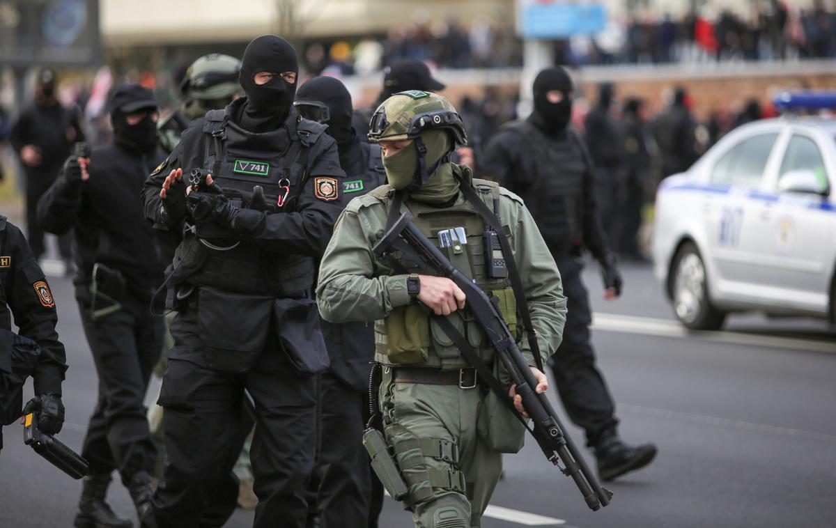 Protesti v Belorusiji | Na nedeljskih protestih v Belorusiji so beloruske varnostne sile prijele okoli 300 ljudi. | Foto Reuters