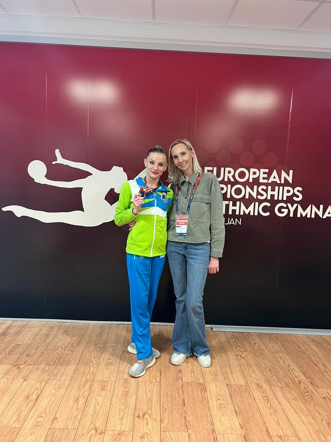 "Vsem se želim iskreno zahvaliti za pomoč in podporo. To je medalja vseh nas." | Foto: Gimnastična zveza Slovenije