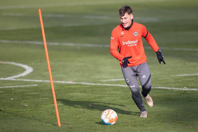 Martin Pečar | Martin Pečar se kot posojen igralec Eintrachta seli v Avstrijo. | Foto Guliverimage