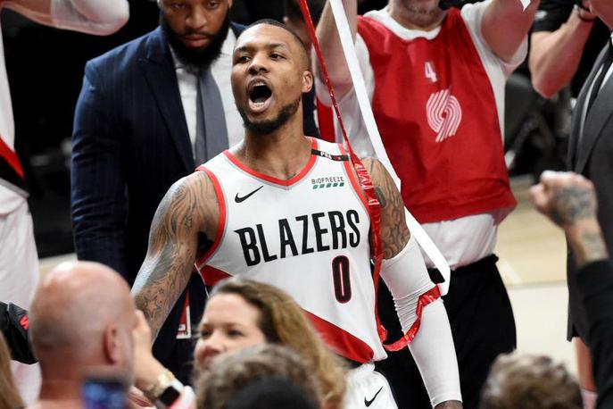 Damian Lillard | Damian Lillard je s 50 točkami in odločilno trojko ob zvoku sirene Portlandu pomagal do četrte zmage proti Oklahomi. | Foto Getty Images