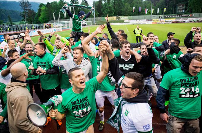 Seznam nogometašev, ki so postali prvaki v sezoni 2015/16 in še vedno nosijo dres Olimpije, je vedno tanjši. | Foto: Vid Ponikvar