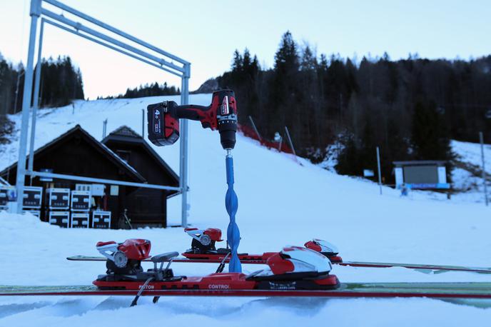 Kranjska Gora | Organizatorji tekmovanja v Kranjski Gori so še enkrat dobili bitko s časom in z vremenom ter pripravili kakovostno in dovolj debelo snežno podlago. | Foto Smučarska zveza Slovenije