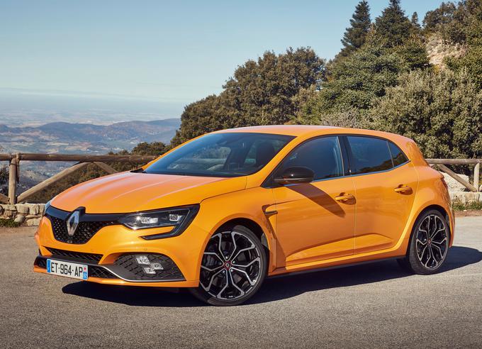 Renault megane RS ima štirikolesno krmiljenje 4control, a je zato treba doplačati varnostni sistem proti naletu. | Foto: Renault