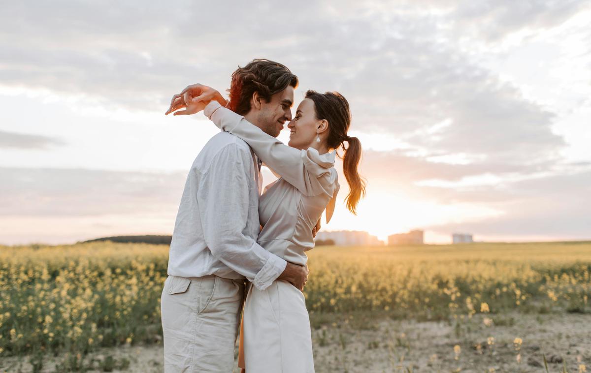 pomlad, poletje, ljubezen, par | Foto Pexels
