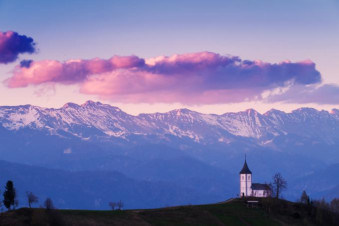 Fotografi imajo zelo radi Jamnik in cerkev svetega Primoža in Felicijana, mnogi bodo zatrjevali, da je prav ta cerkev najpogosteje fotografirana v Sloveniji.  | Foto: Thinkstock