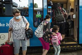 Prva javna vožnja električnega Stadlerja