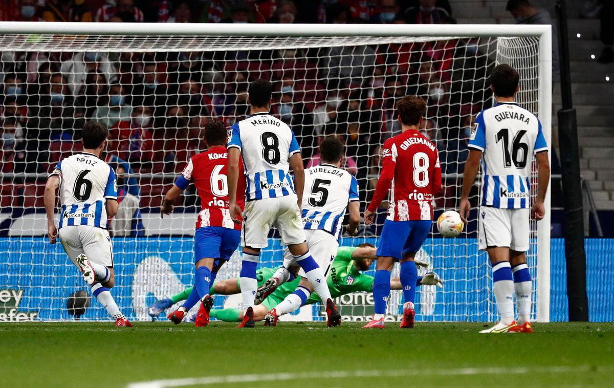 Atletico Real Sociedad Alexander Isak | Jan Oblak je drugi zadetek prejel v 47. minuti, ko ga je s prostega strela premagal Alexander Isak. | Foto Reuters