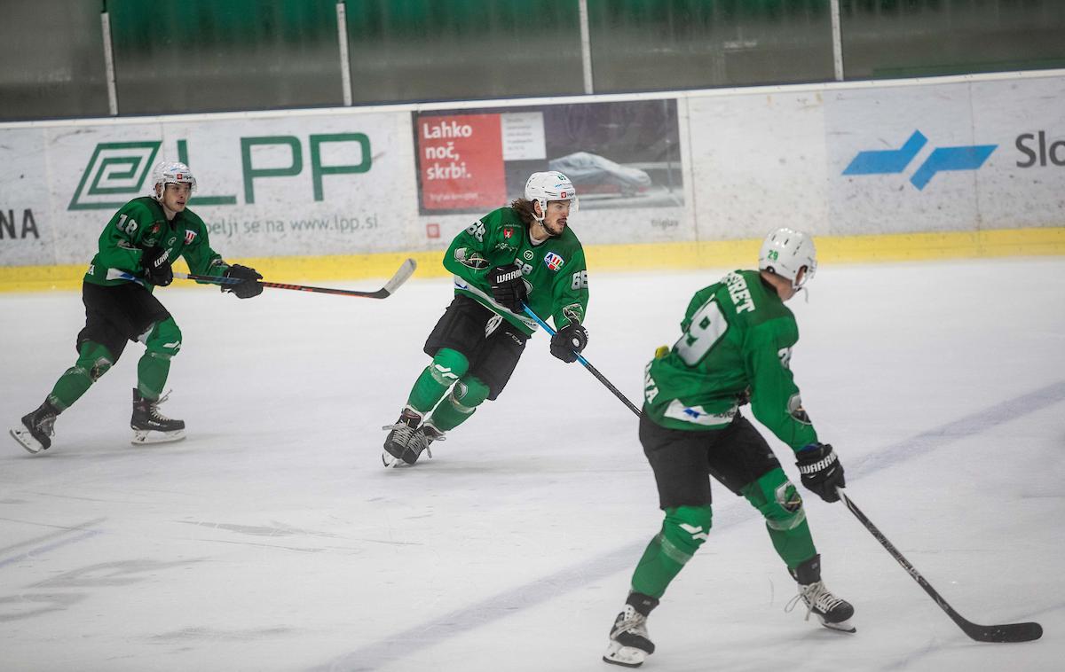 HK SŽ Olimpija - KAC II Alpska liga, 1. krog | Hokejisti Olimpije so na zadnji tekmi premagali na papirju najslabše moštvo iz San Sebastiana in osvojili tretje mesto. Napredovanje si je zagotovil madžarski Ferencvaros, | Foto Grega Valančič/Sportida