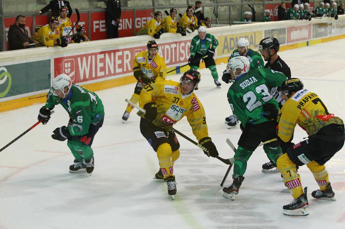 Vienna Capitals | Hokejisti Olimpije so v nedeljo na kolena spravili še Dunaj in se vrnili na drugo mesto lestvice. | Foto Leo Vymlatil