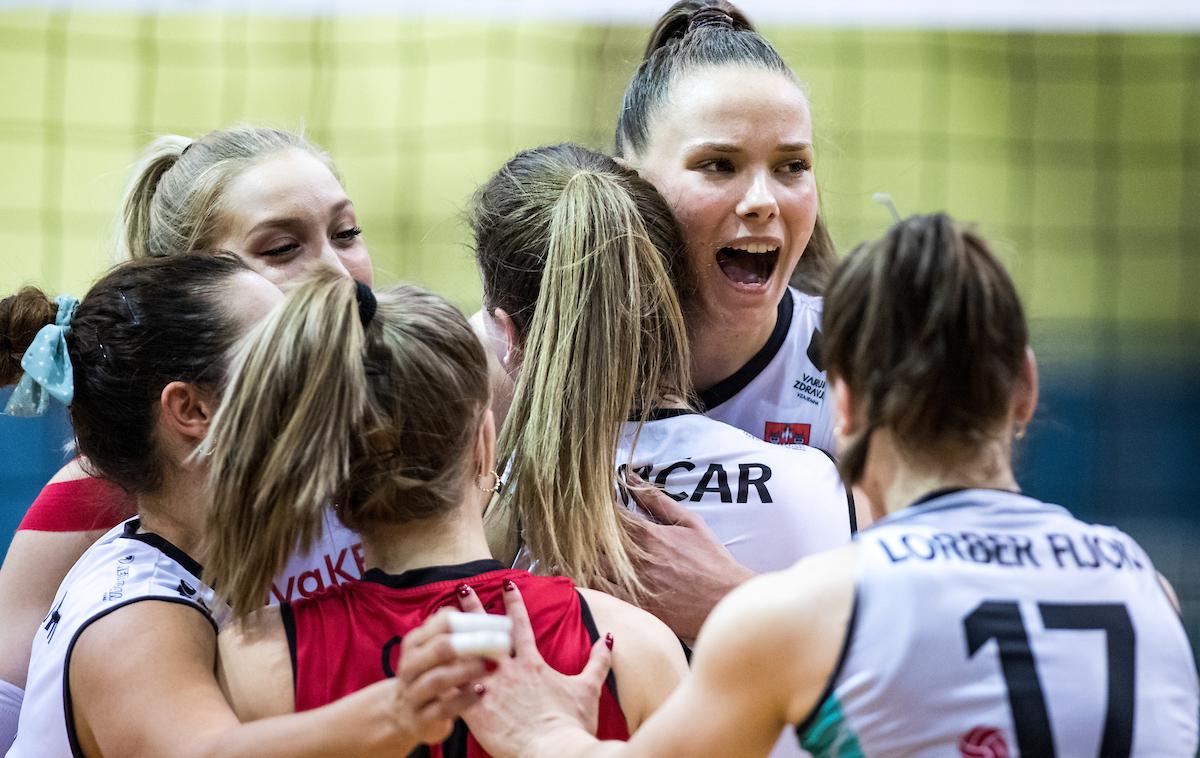 Calcit Volley Nova KBM Branik | Mariborčankam je v torek uspel velik preobrat, s katerim so sezono podaljšale vsaj še za eno tekmo. | Foto Matic Klanšek Velej/Sportida