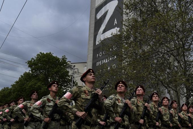 Ruska kibernetska vojska je ob invaziji Ukrajine pokazala takojšno podporo ruskim oboroženim silam na terenu, saj so napadli ukrajinska vladna omrežja, telekomunikacijske storitve in kritično infrastrukturo. Veljalo je tudi obratno: tarča ene od prvih izstreljenih ruskih balističnih raket je bil ukrajinski vladni podatkovni center. | Foto: AP / Guliverimage