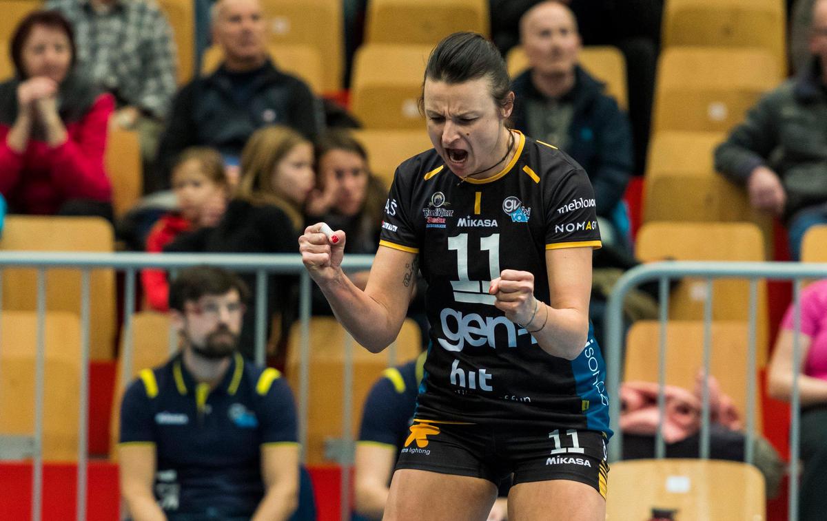 GEN-I Volley | Kapetanka GEN-I Volleyja Tina Lipicer Samec proti Ankaranu zaradi bolezni ni bila v kadru ekipe. | Foto Tine Strosar