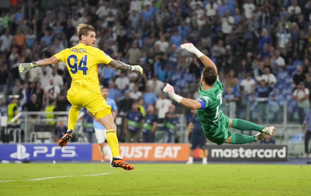 Jan Oblak Lazio Atletico | Tako je vratar Lazia Ivan Provedel v zadnjih sekundah srečanja v Rimu premagal stanovskega kolega pri Atleticu Jana Oblaka in postavil končni rezultat 1:1. | Foto Guliverimage