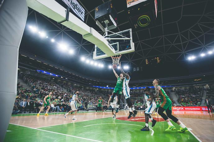 Cedevita Olimpija : Turk Telekom | Stožice so v torek pokale od navdušenja. | Foto Grega Valančič/Sportida