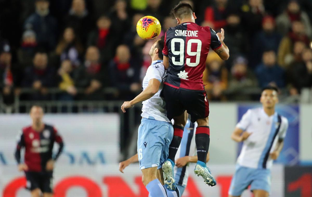 Giovanni Simeone | Giovanni Simeone, sin trenerja Atletico Madrida Diega Simeoneja, je Cagliari popeljal v vodstvo, ki pa ni zdržalo.  | Foto Getty Images