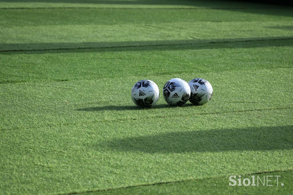 Uefa Ljubljana 2019 Trg Republike Nogomet v šolah