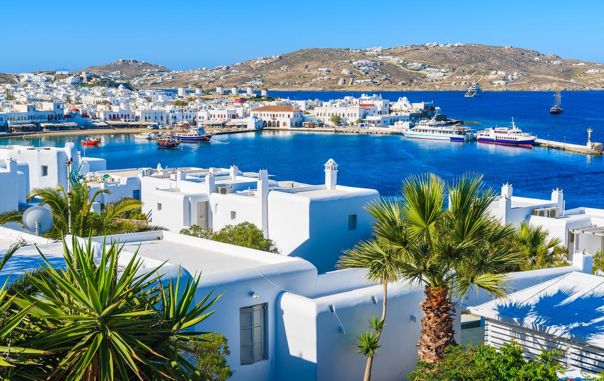 mikonos | Na grškem otoku Mikonos so bili prisiljeni ponovno uvesti epidemiološke ukrepe. | Foto Getty Images