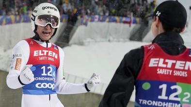 Veselje po srebrni medalji: Nika Prevc priznala, da je bilo napeto, Lanišek se je obrnil proti Domnu