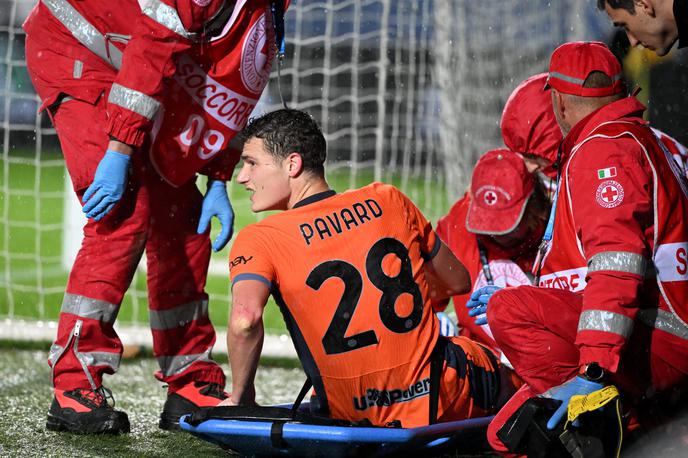 Benjamin Pavard | Benjamin Pavard se je poškodoval na zadnji prvenstveni tekmi proti Atalanti. | Foto Reuters