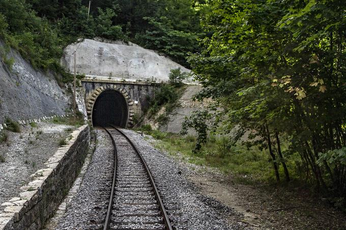 Edini predor na istrski progi je dolg 340 metrov in je pri mestecu Hum u Istri. | Foto: Ana Kovač