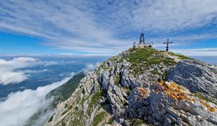 Krožna tura na Ojstrc (Hochobir), razglednik v zamejski Sloveniji #video