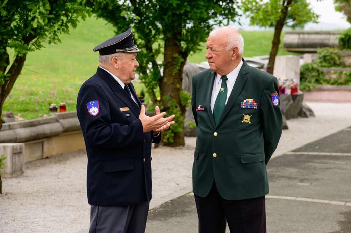 Ladislav Lipič, Tomaž Čas | Avtorja sta s konkretnimi primeri navedla, zakaj se veteranom vztrajanje pri samostojnem muzeju slovenske osamosvojitve ne zdi upravičeno. "Vsa minula leta smo bili priča prilaščanju zaslug ter takšnim in drugačnim grožnjam, povezanim z osamosvojitvijo, kar presega meje dobrega okusa," med drugim sporočata javnosti.  | Foto STA