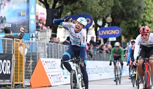 Bauhausu sprint tretje etape, Philipsen na tleh