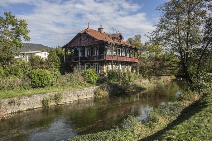 Kulturni spomenik lokalnega pomena bo moral ostati zvest svojemu izvirniku, okolica pa se bo v prihodnje najbrž spreminjala. | Foto: Matej Leskovšek