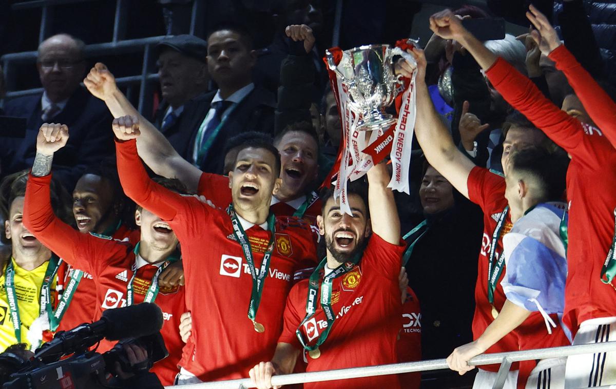 Manchester United ligaški pokal | Manchester United je dvignil svoj prvi pokal po šestih letih. | Foto Reuters