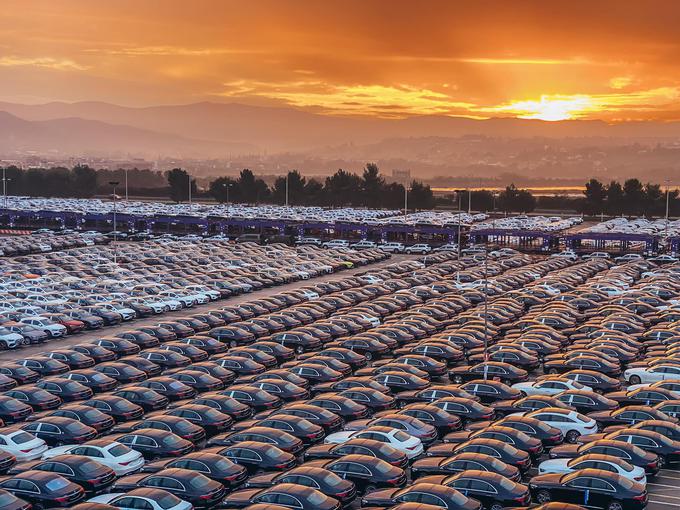 Rekordni izkupiček avtomobilskega terminala v Luki Koper. | Foto: Luka Koper